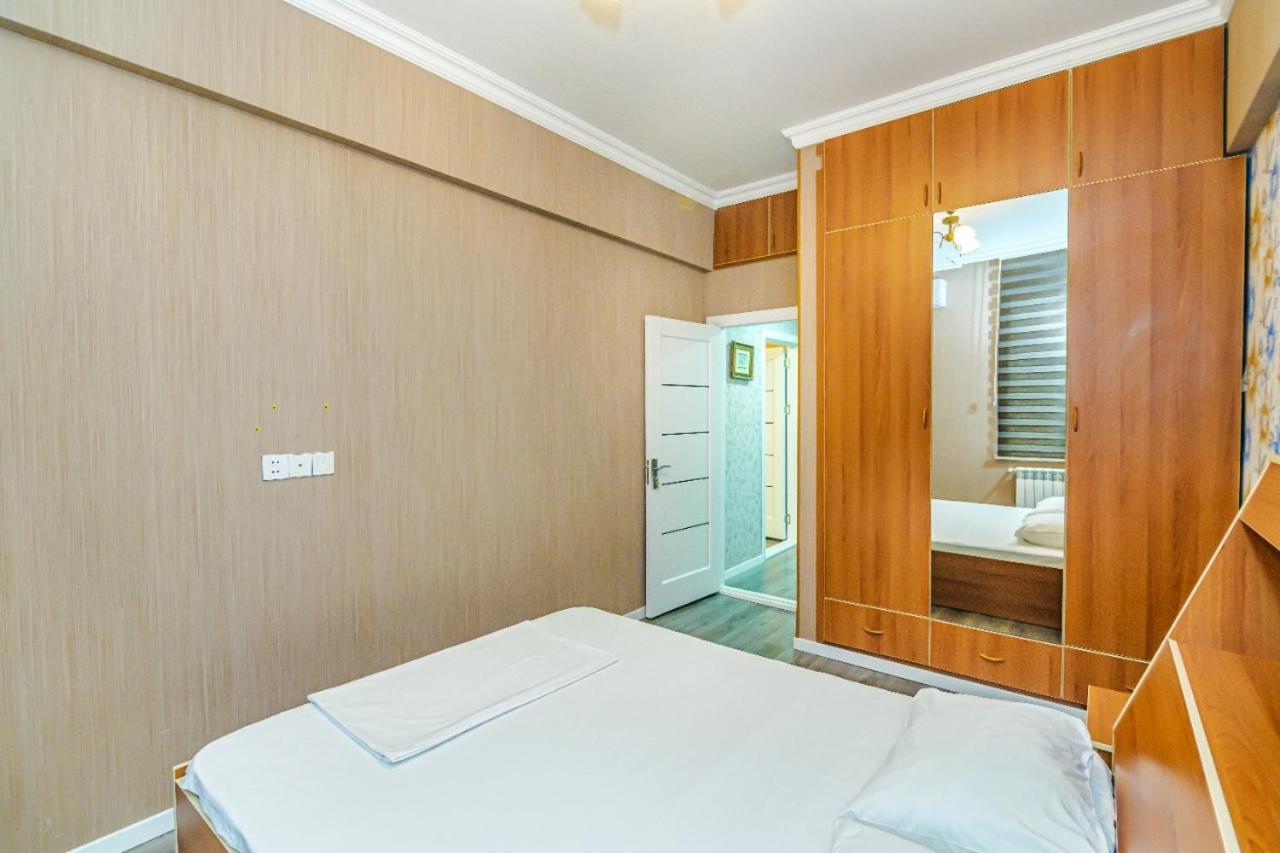 M Estate 1 Room Targovu Baku Bagian luar foto
