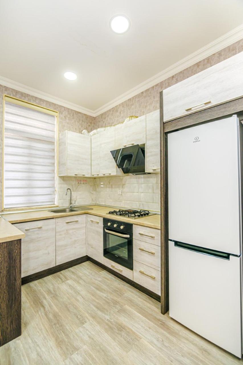 M Estate 1 Room Targovu Baku Bagian luar foto