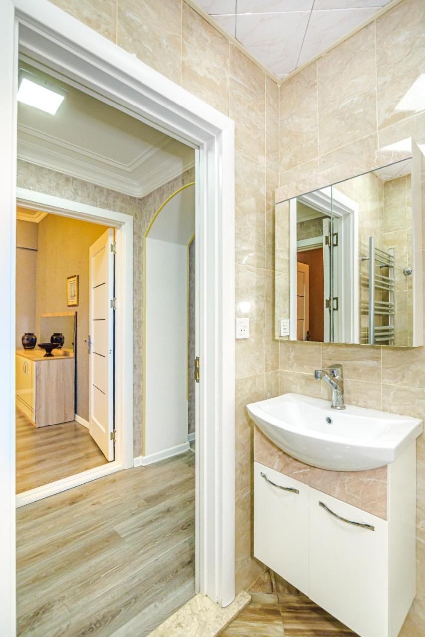 M Estate 1 Room Targovu Baku Bagian luar foto