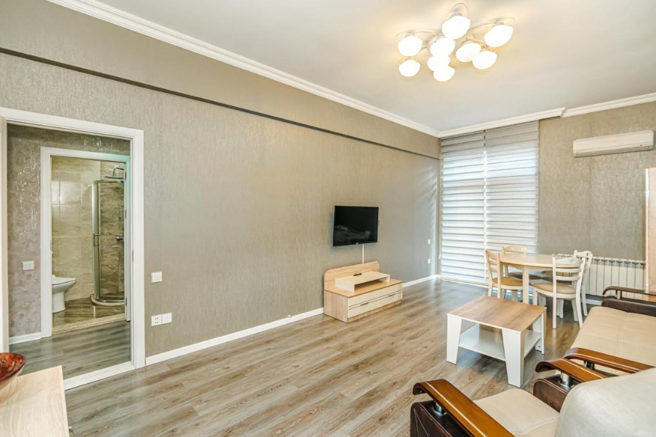 M Estate 1 Room Targovu Baku Bagian luar foto